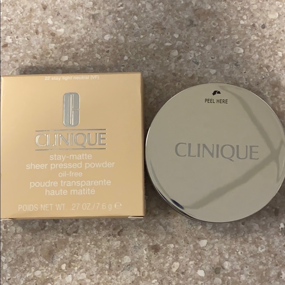 Clinique Stay-Matte Sheer Pressed Powder